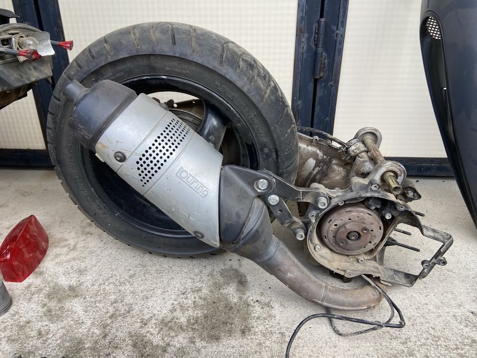 Malaguti f12 100cc 2t цял или на части