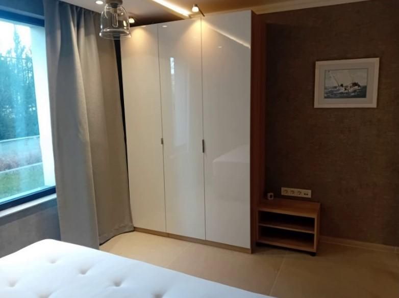Дава се под наем Тристаен апартамент в София, Витоша - 115 кв.м за 970 € - Снимка #3