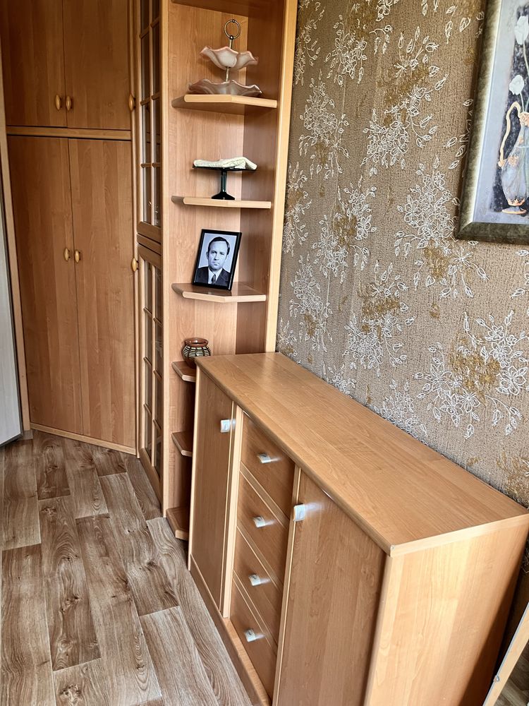 Распродажа -стенки,шифоньеры