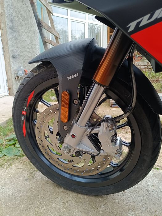 Aprilia tuono 125
