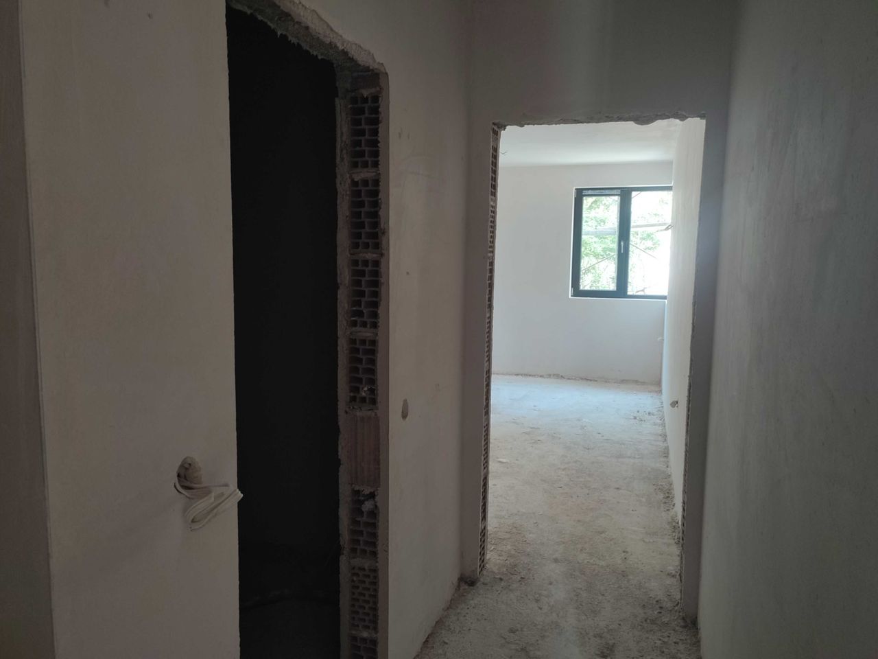 Продава се Тристаен апартамент в Търговище, Боровец - 111 кв.м за 924 €/кв.м - Снимка #2