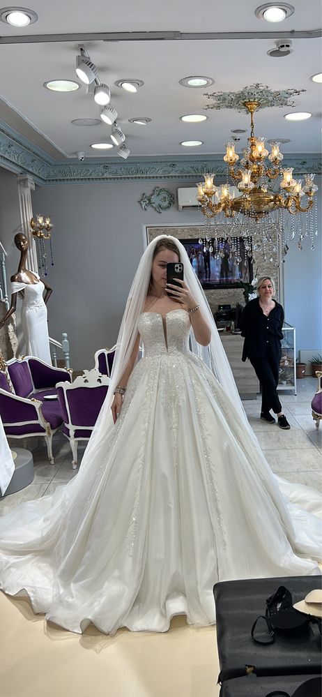Vand rochie de mireasa