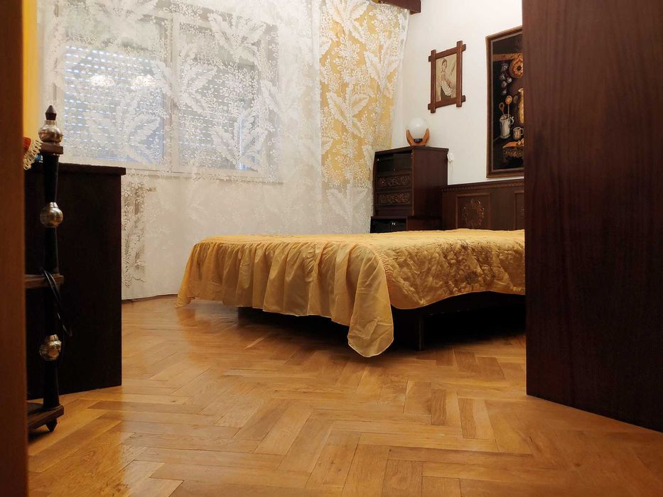 Vând  ap.  Micro.4   4 camere  2 băi  etaj 3 din 4