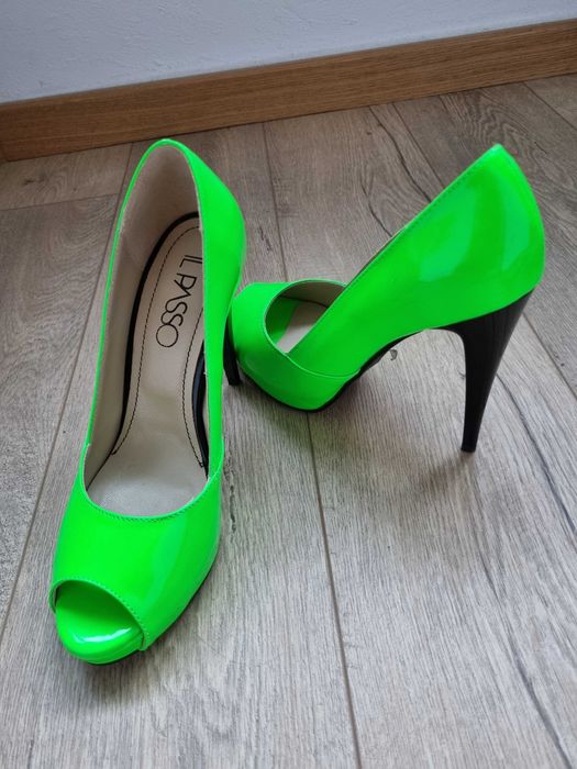 Pantofi piele naturala lacuita nr 36