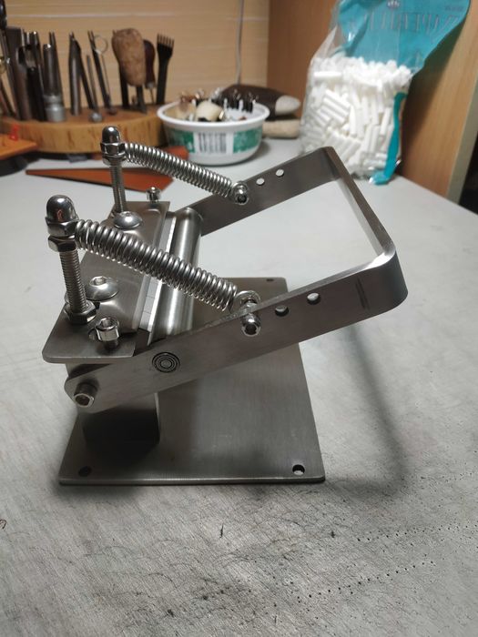 Машина за изтъняване на кожа