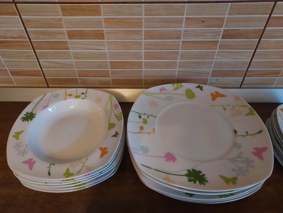 Set de masa si cafea din portelan pentru 6 persoane, 30 piese