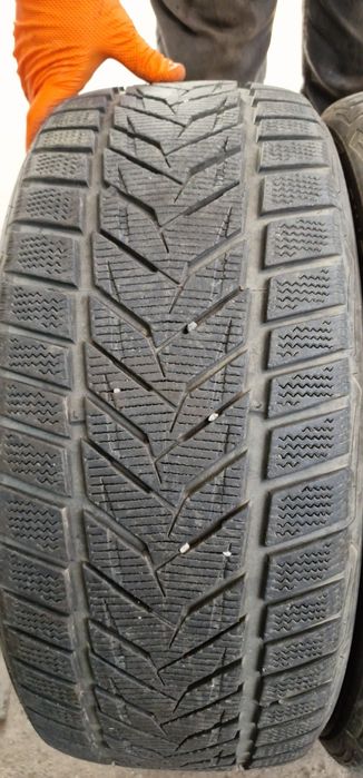 235 45 19 Vredestein 2 anvelope iarna