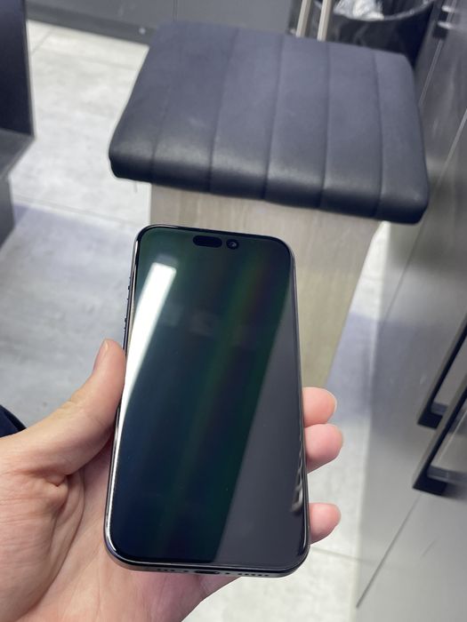 iPhone 15 pro 128 / 89%