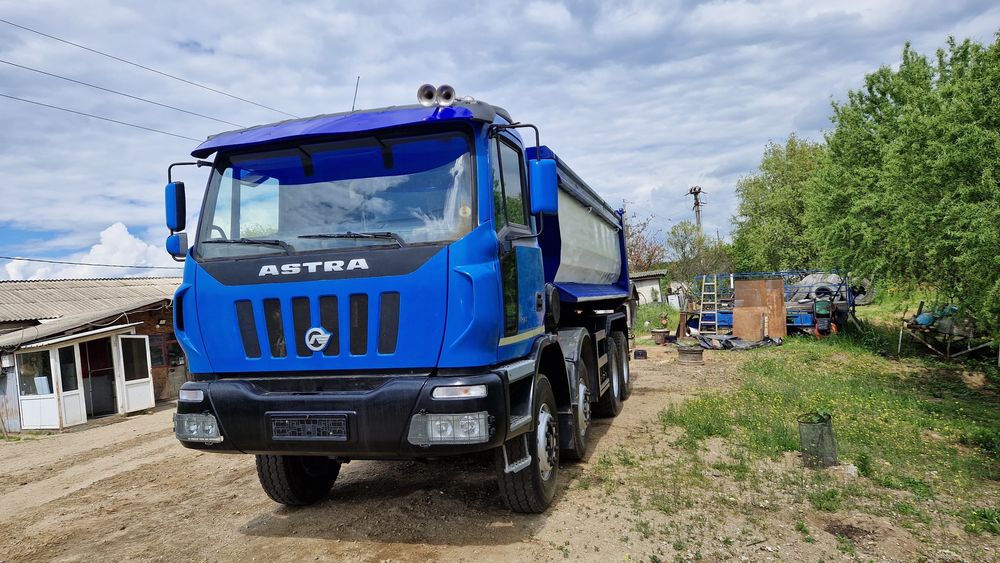 Vand autobasculanta 8x4 Astra