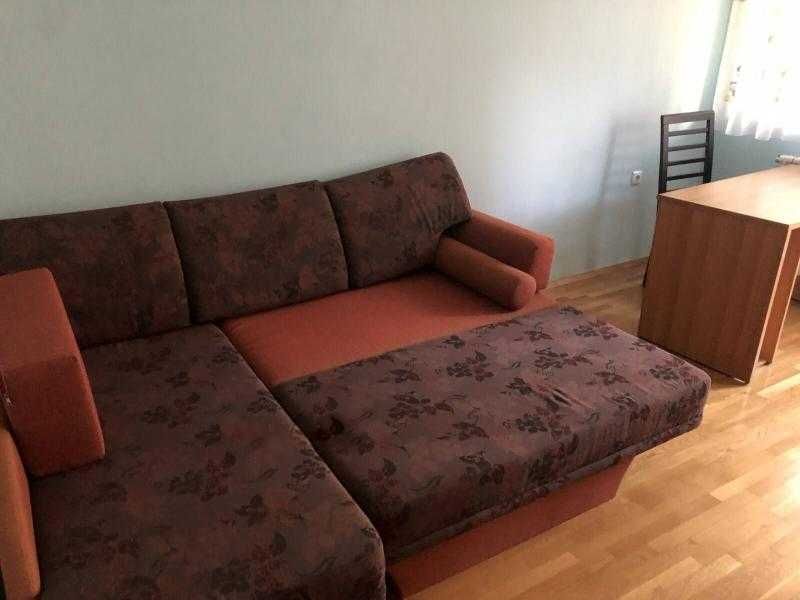 Тристаен апартамент под наем в Центъра!