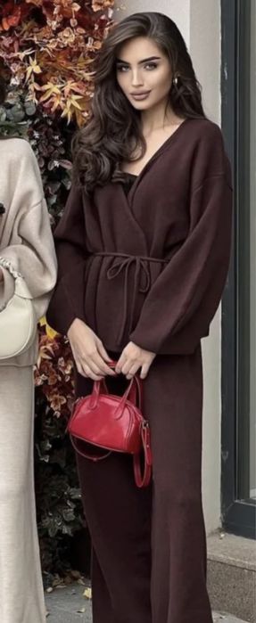 Продам теплую стильную двойку