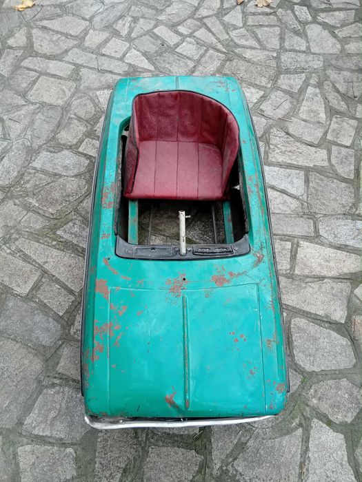 Ретро кола с педали москвич