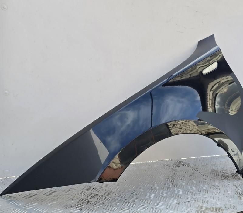 Aripa fata stanga BMW Seria 1 E81, E87