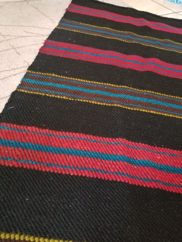 Традициона пътека 2 бр тъкана на стан 175 / 75см и килим 370 / 195 см.