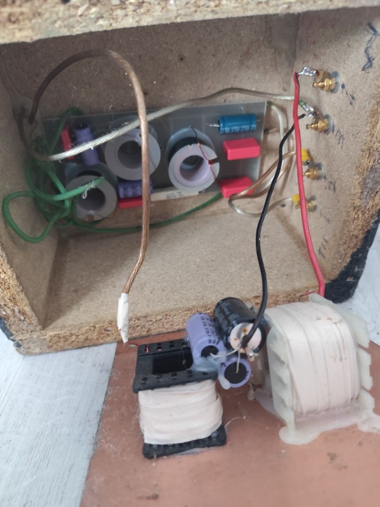 Set Boxe Dynacar si Dynaudio