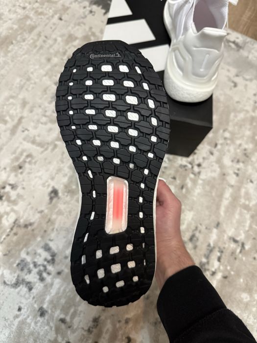Adidas Ultraboost 20
