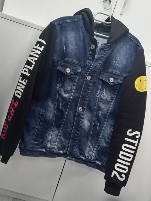 Geaca de blugi cu mâneci din material textil, mărime XL