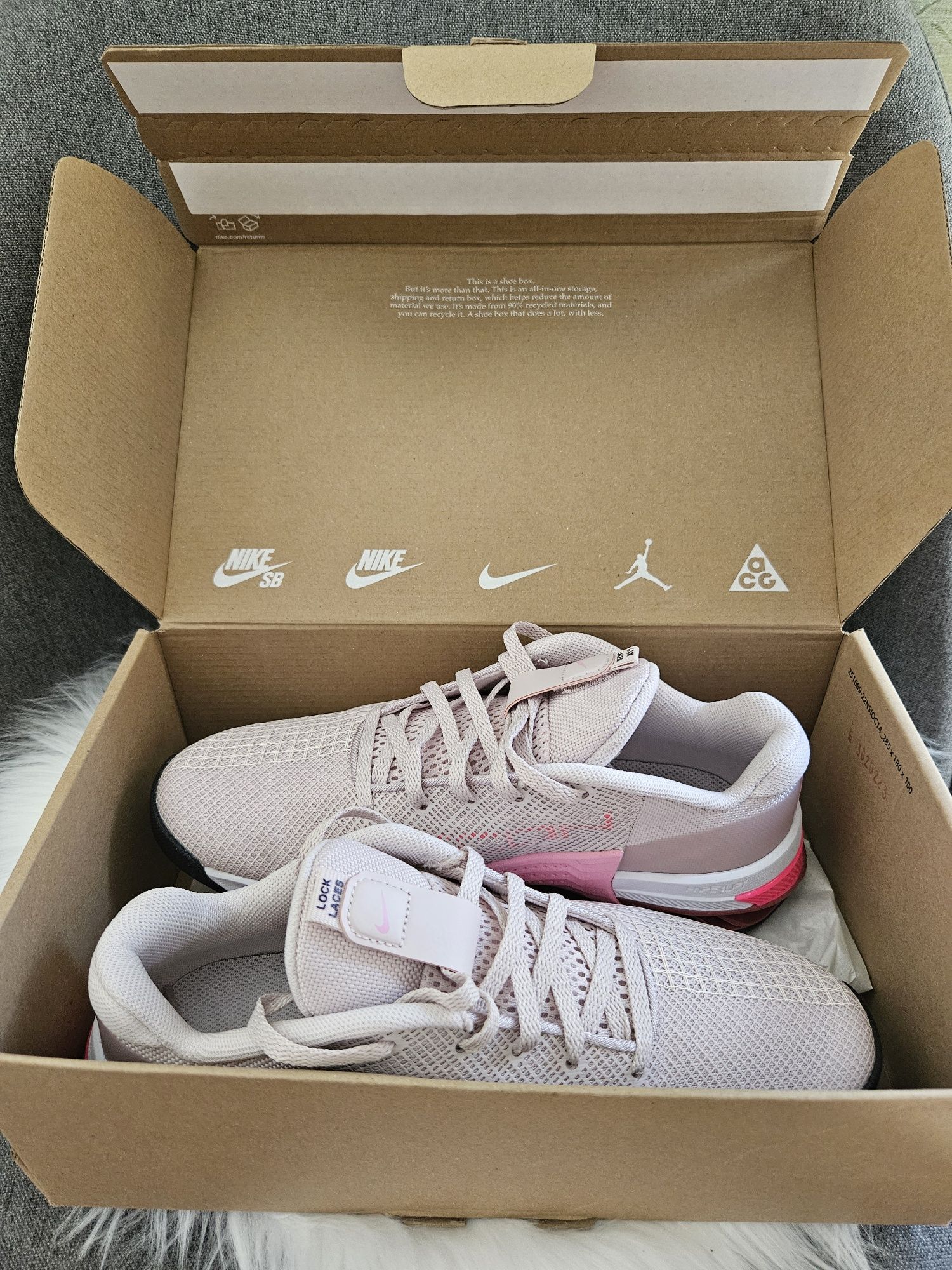 Нови маратонки Nike 38р-р