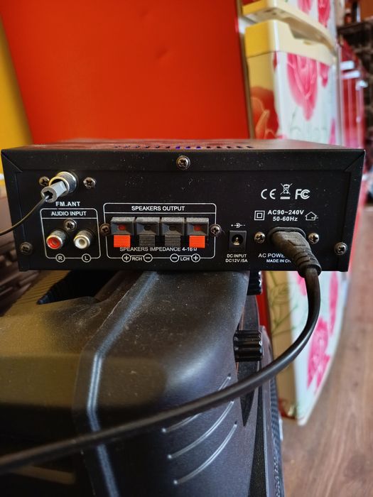 Statie amplificator auto