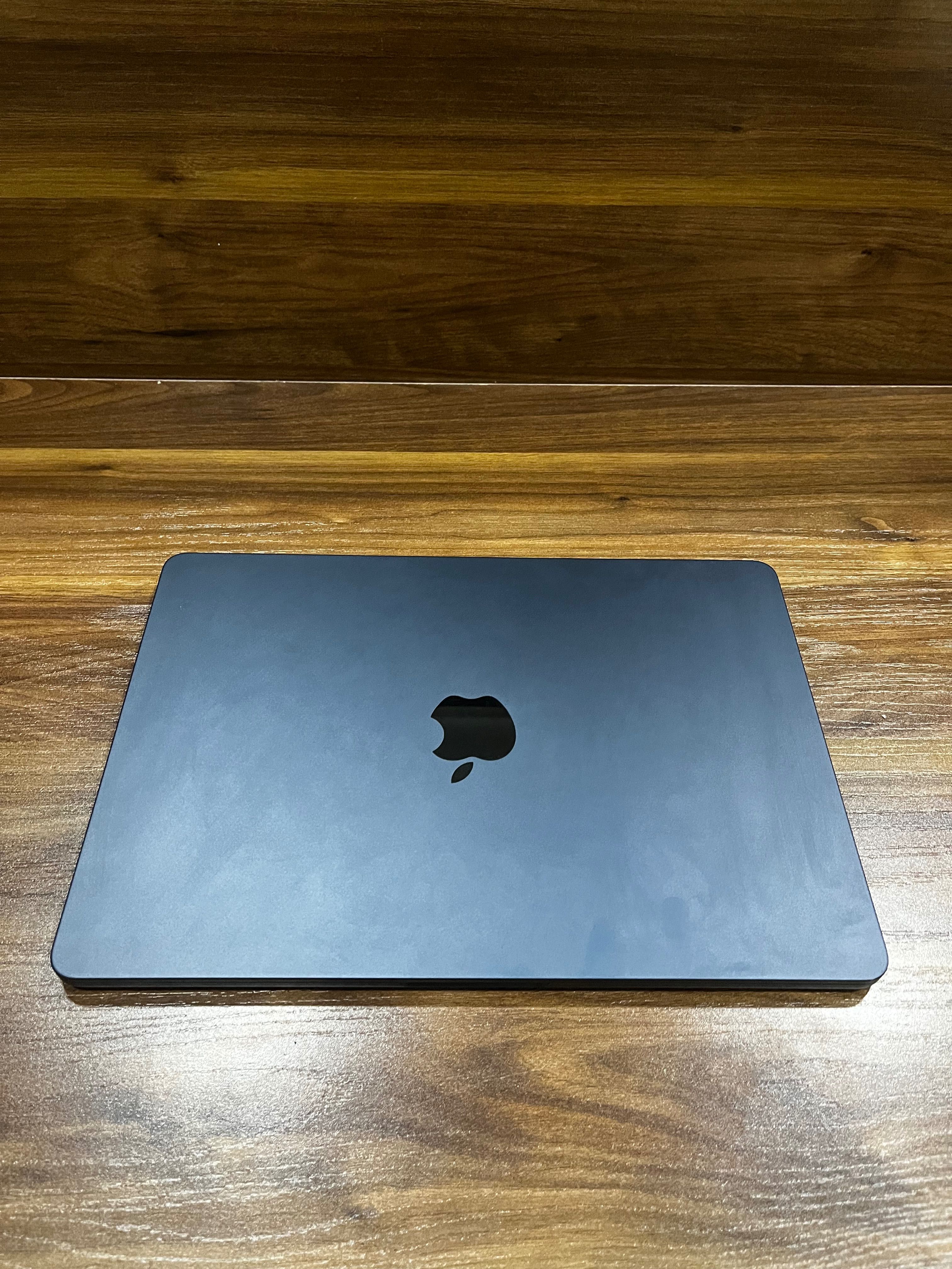 Macbook Air M2 Midnight blue