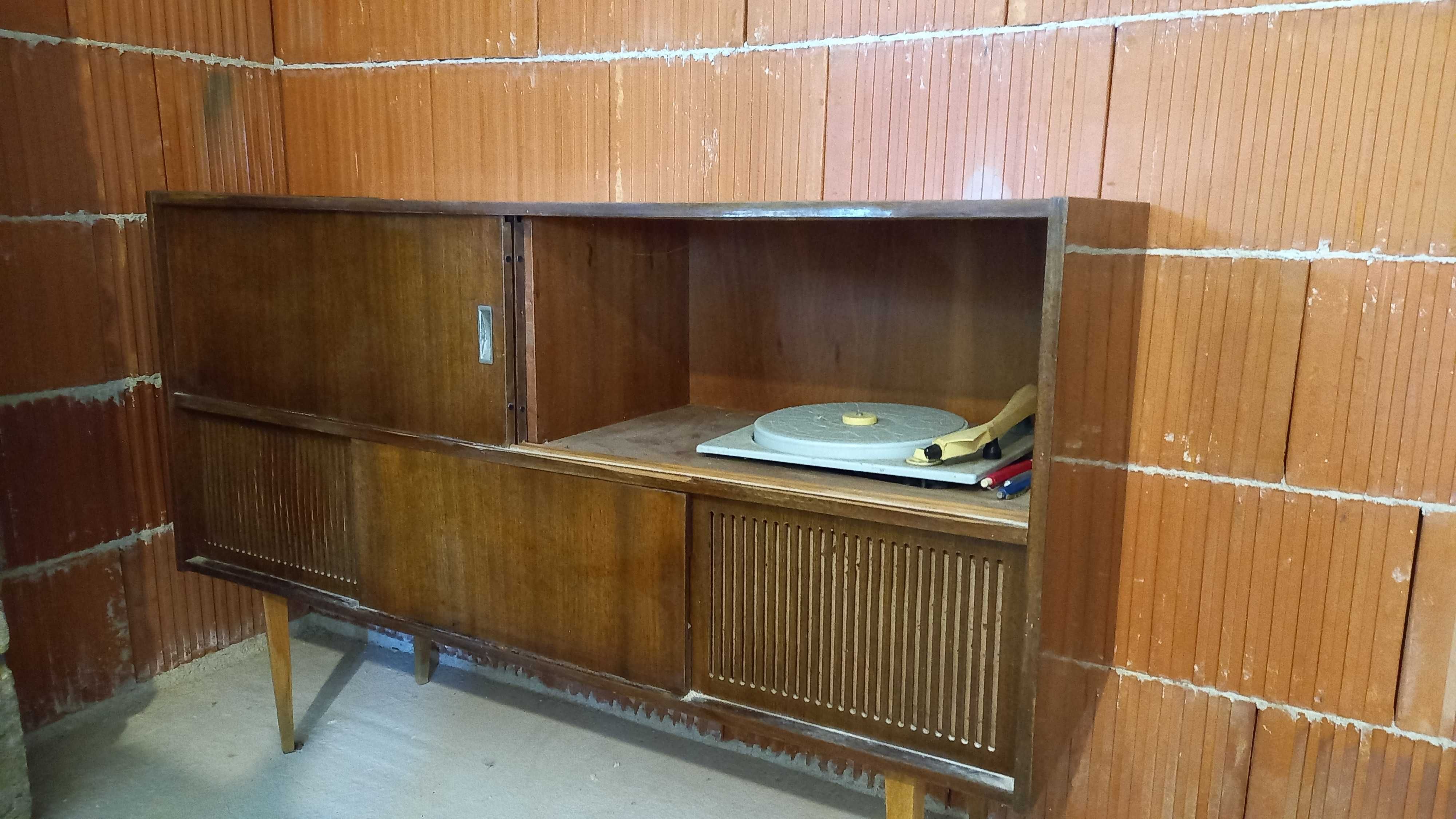 Стар Ретро радио шкаф с грамофон