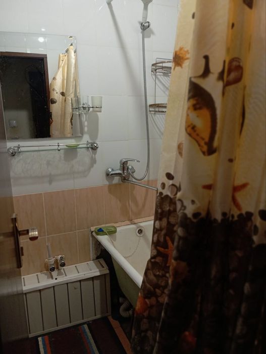 Qoraqamish 2/4 da 2 xonali kvartirja ijaraga beriladi.