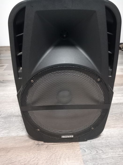 Vând sau schimb boxă activă Freeman pe 12cu mixer pasiv