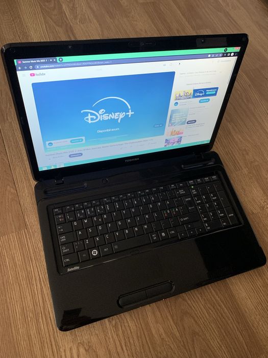 Laptop Toshiba display mare 17,3 inch,500gb m,4gb ram.Cititi anuntul.