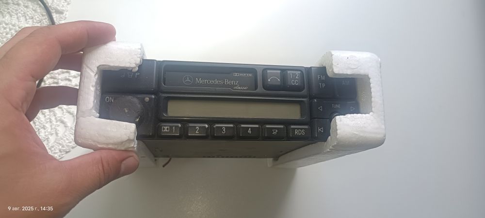 Продам магнитолу от Мерседес оригинал рабочий