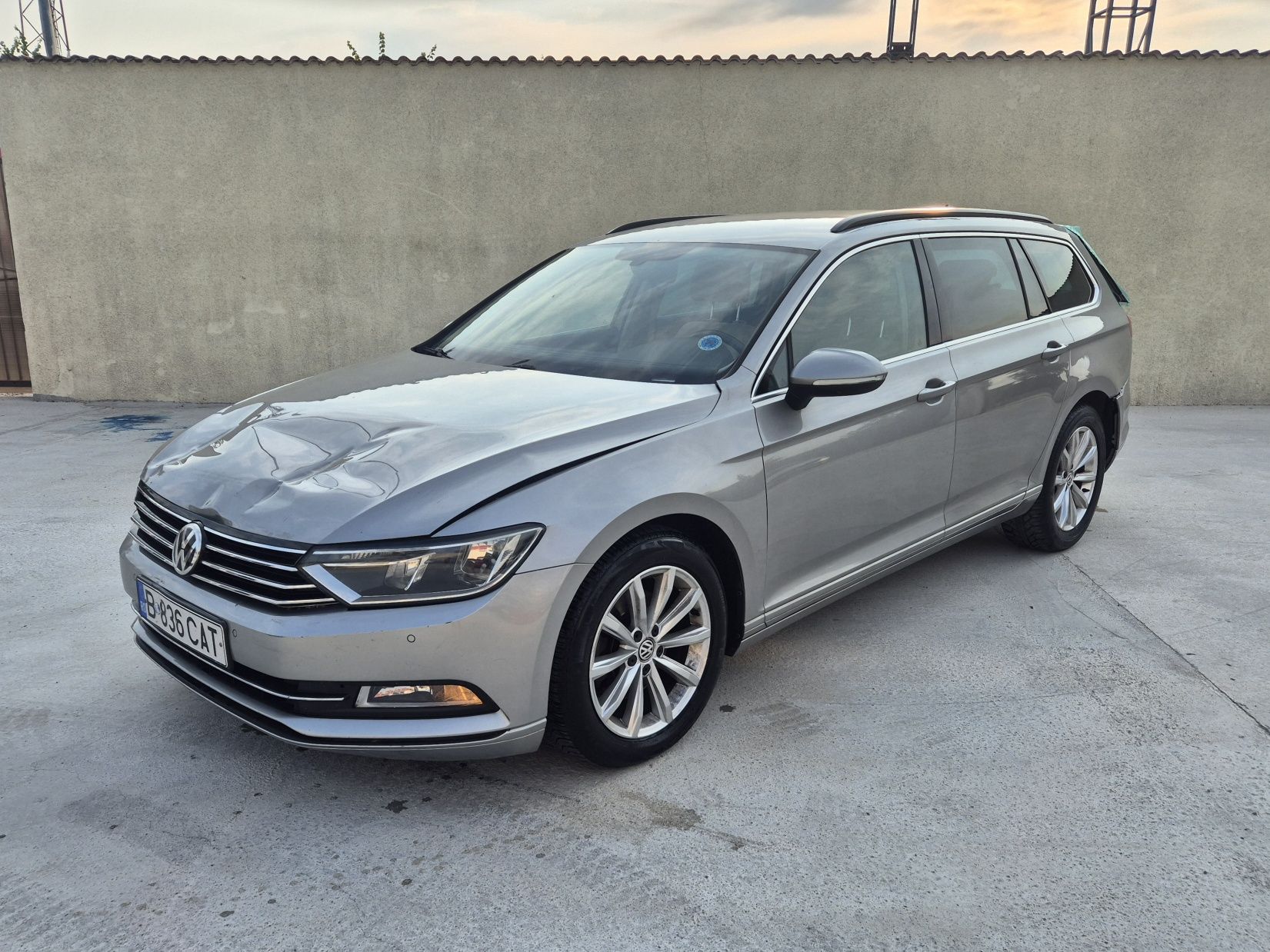 Volkswagen Passat automat 2017 avariat