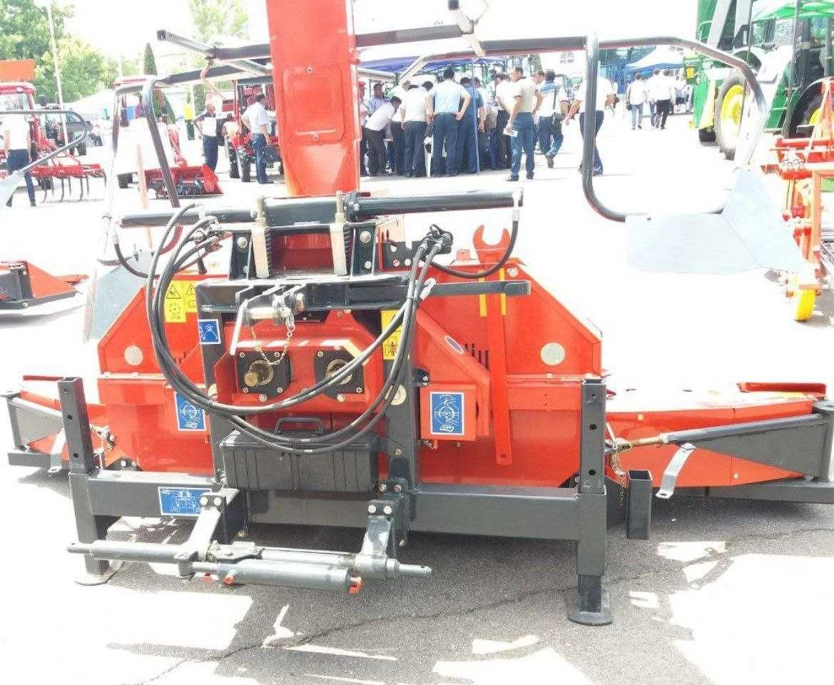 KUHN Quattro 4 qatorli (Fransiya) makka o'rish kombayni