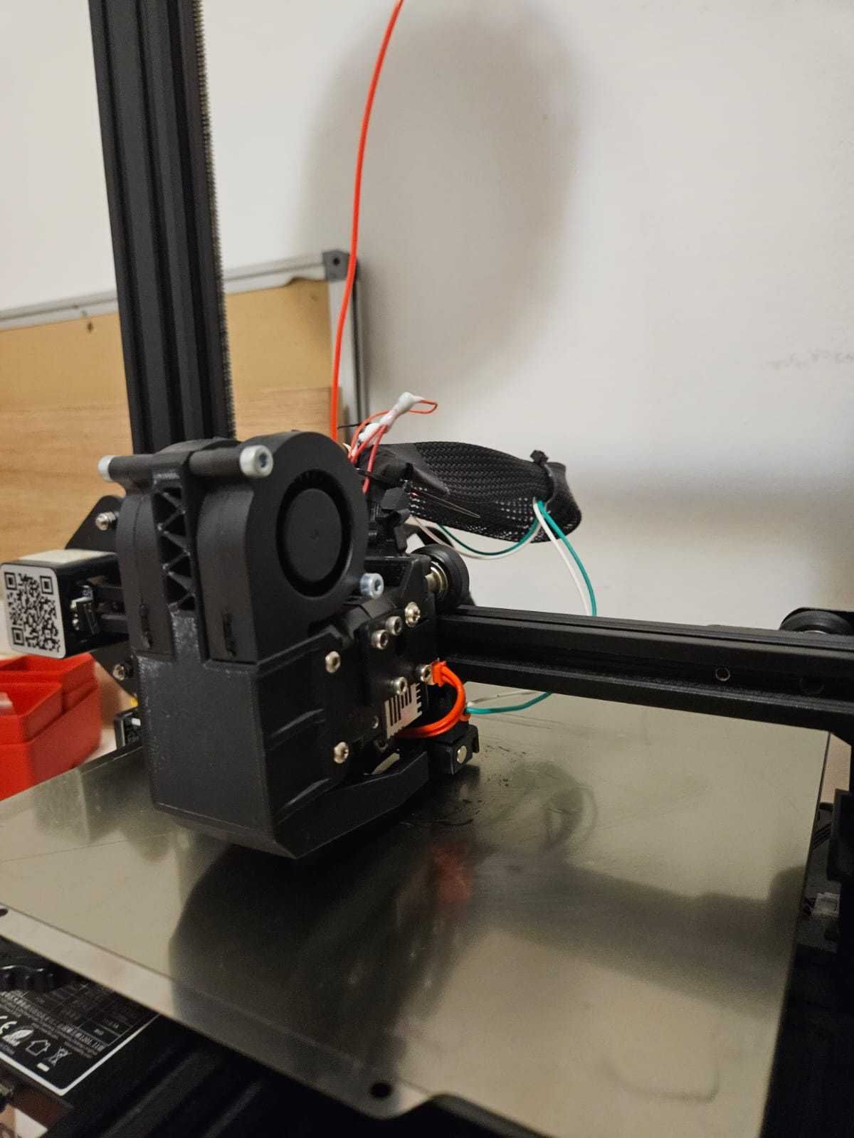 Imprimanta 3D Ender 3 V2 cu upgrade-uri, klipper