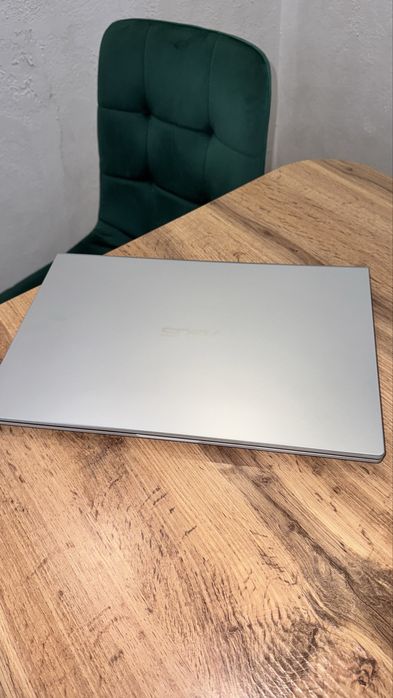 Ноутбук новый Asus