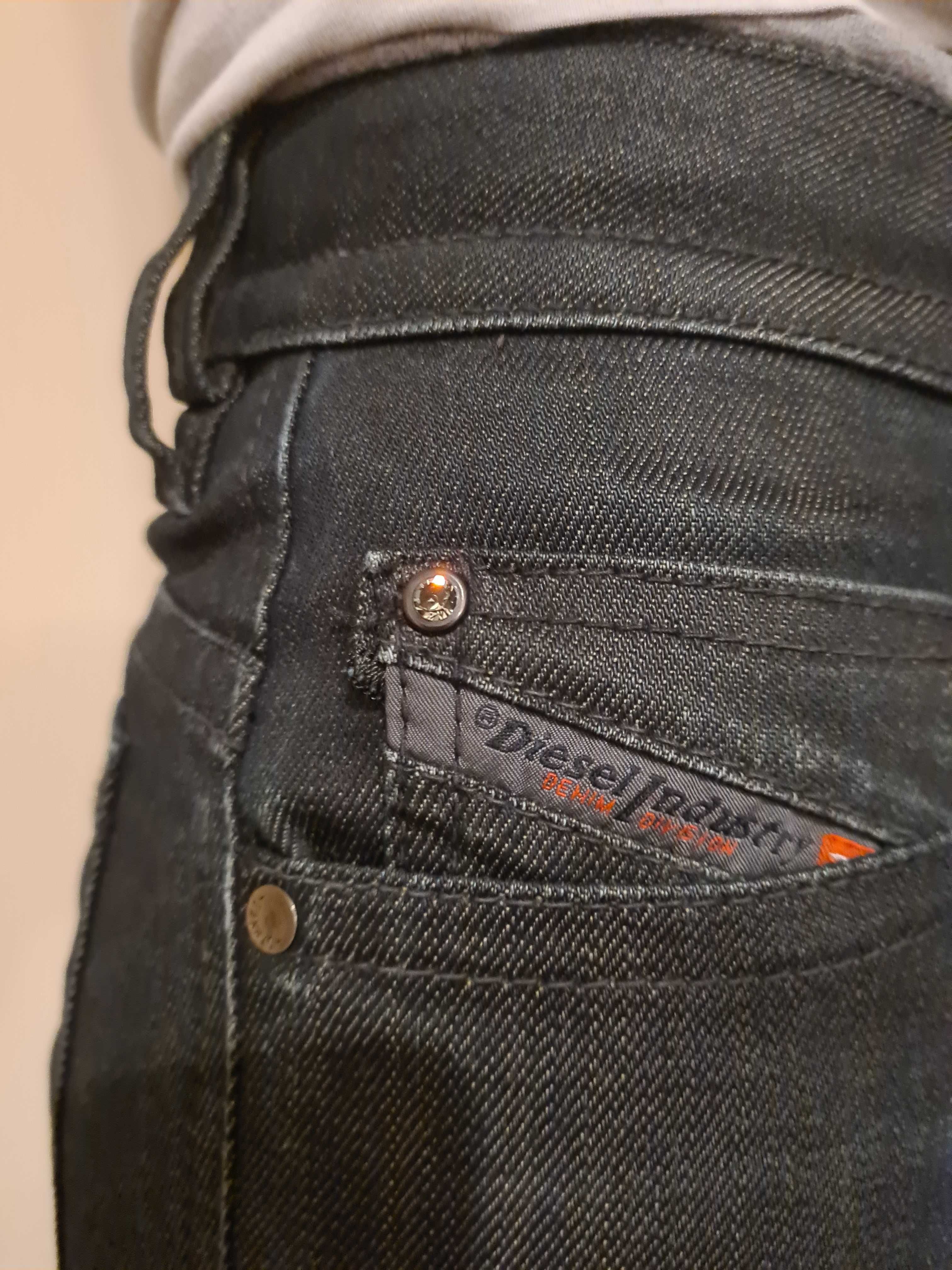 Blugi / jeans Diesel negri