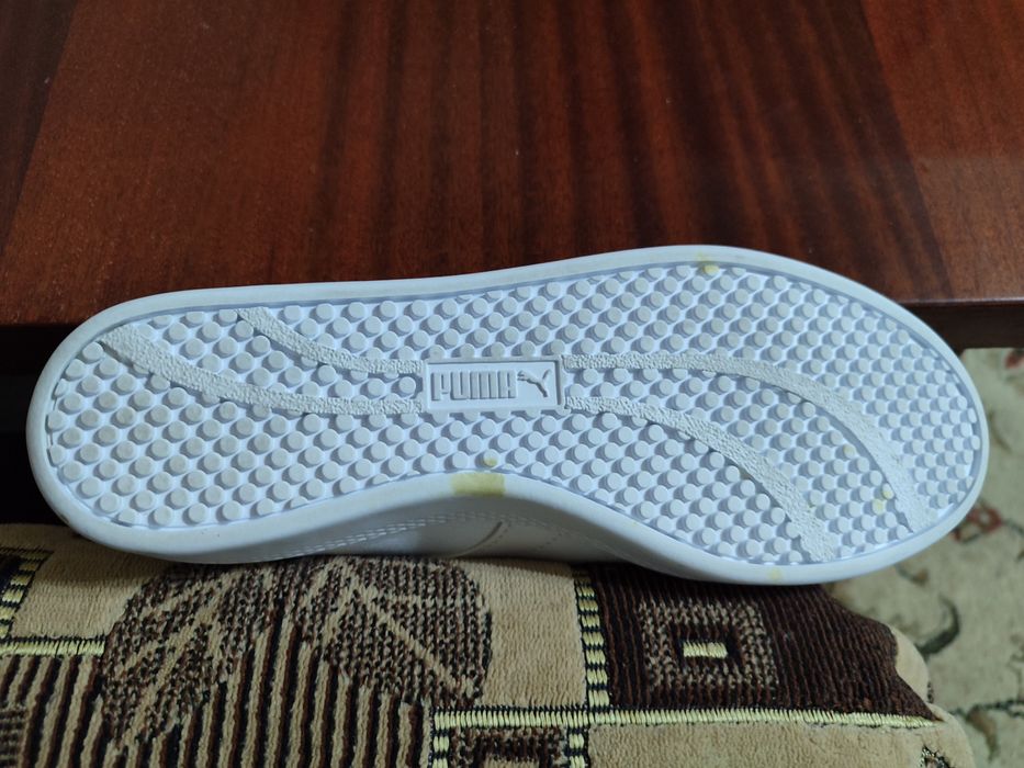 Кроссовки  фирмы PUMA.