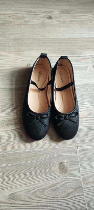 Pantofi negri LC Waikiki pentru fete