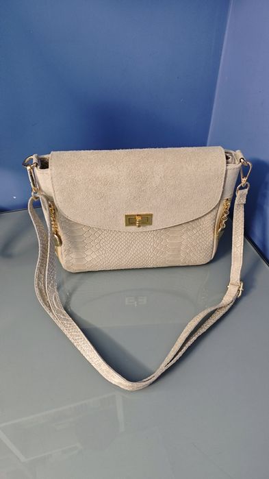 Дамска чанта (цвят бежов)