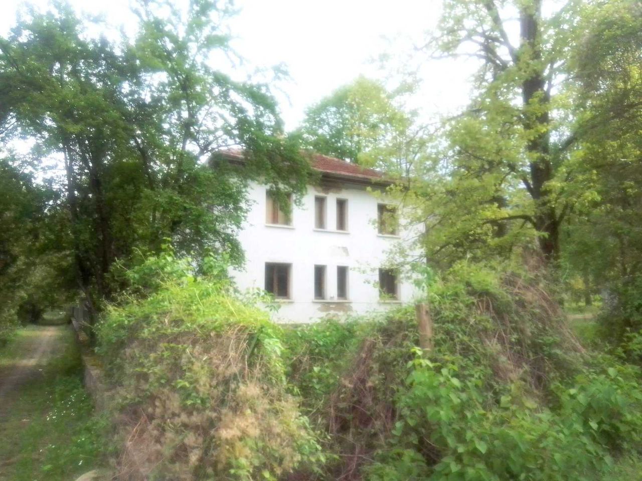 Продава се Къща в с. Рибарица, Област Ловеч - 220 кв.м за 385 €/кв.м - Снимка #12