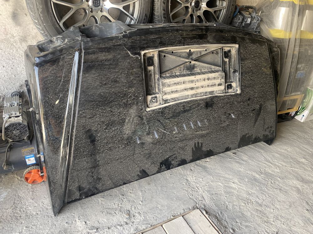 * продается передняя часть кузова HUMMER H2 капот решетка и т.д.