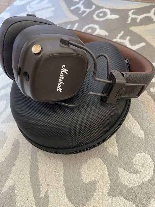 Продам оригинальные Marshall 4 коричневые