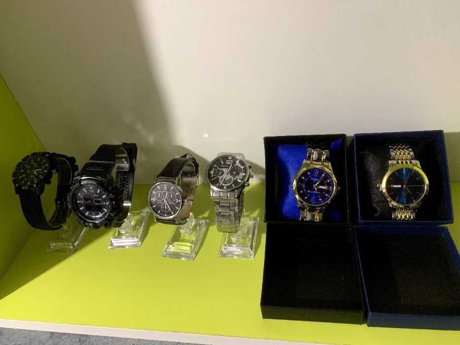 Lot ceasuri barbatesti cu baterii noi sigilate