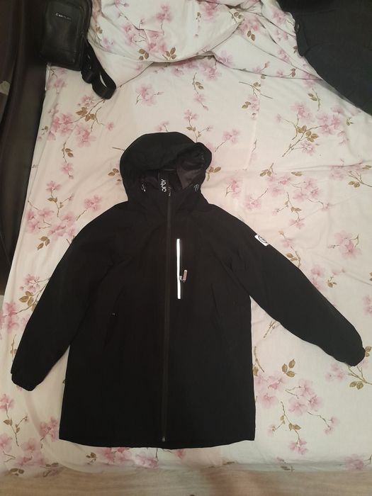 Продам куртку мальчуковую