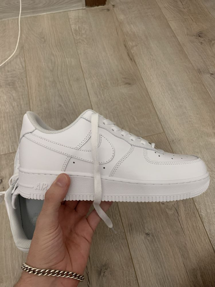 Nike Air Force 1 Triple White