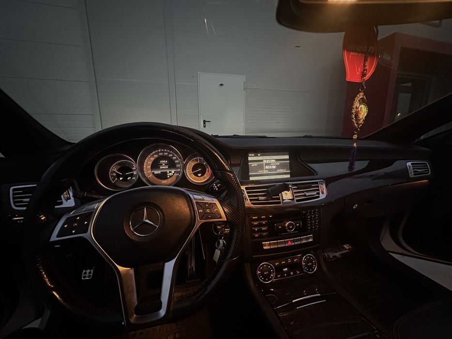 Mercedes benz CLS 2011