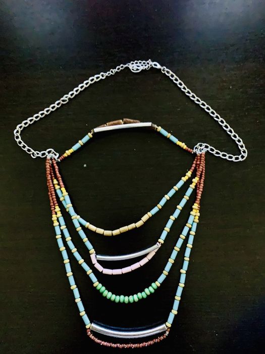 Colier Stradivarius combinatie de culori superbe
