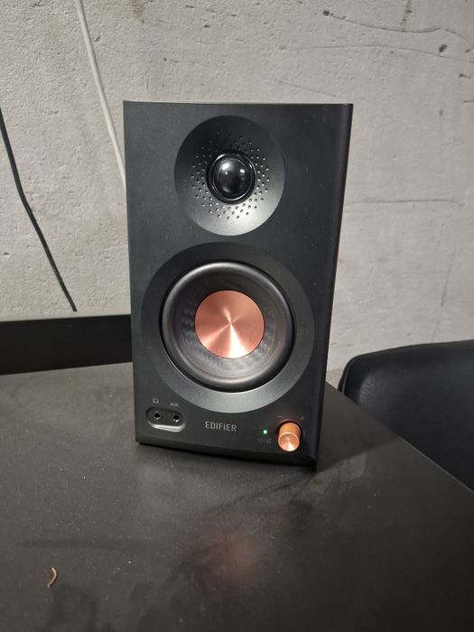 Edifier mr3 sotiladi