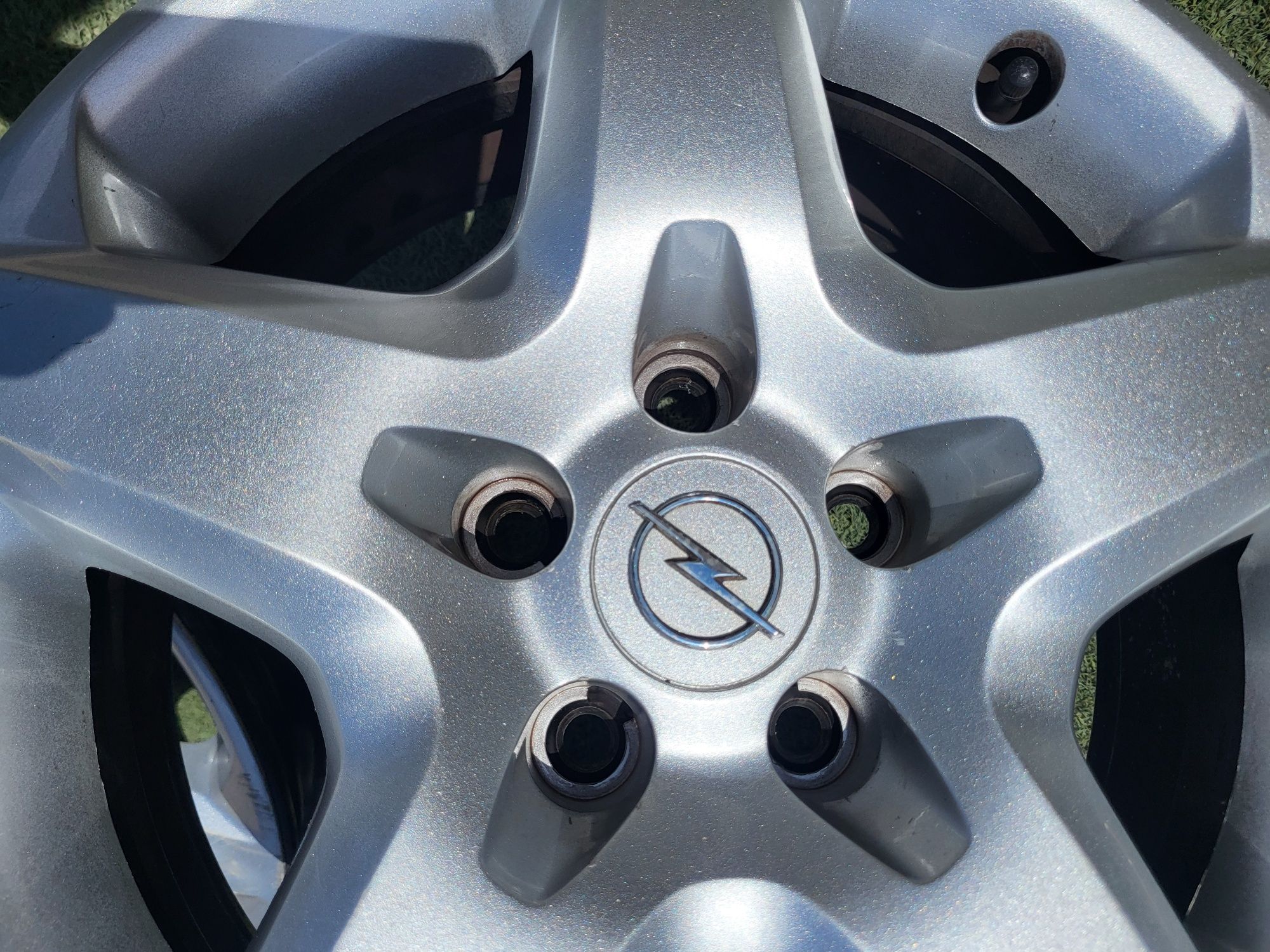 16 5x110 Opel метални джанти с тасове 5х110
