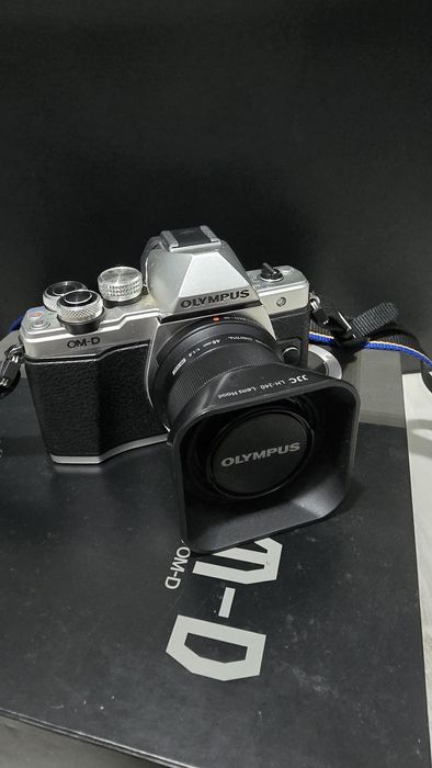 Olympus OM-D E-M10 Mark II