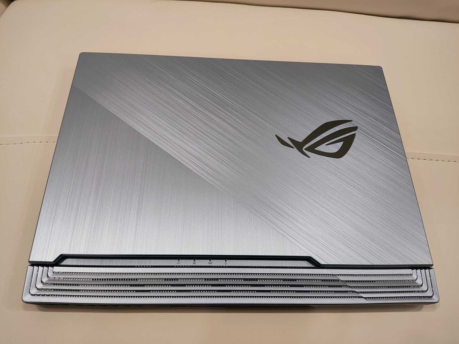 Laptop gaming Asus Rog Strix nou, intel core i7 ,editie limitata