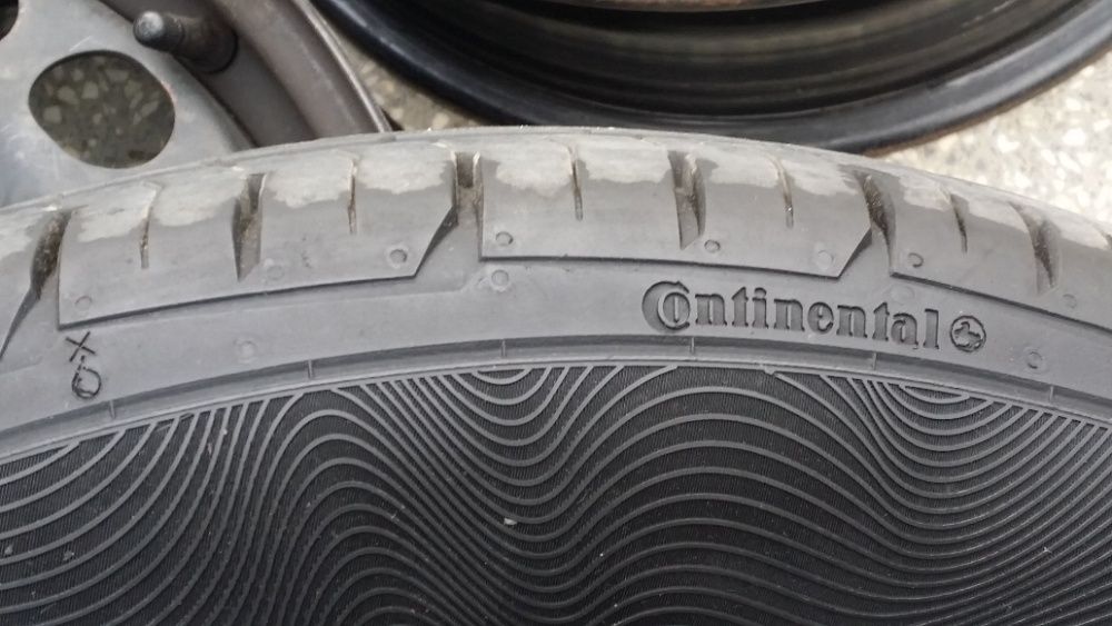 4 броя летни гуми CONTINENTAL PremiumContact 5 215/60 R16 99V